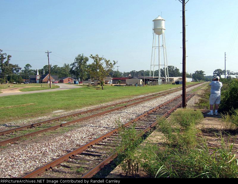 Trackside at Frisco City awaiting the arrival of AGR 231S